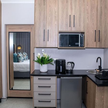 Iso'Bella Vita Guesthouse Пхалаборва Экстерьер фото