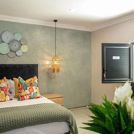 Iso'Bella Vita Guesthouse Пхалаборва Экстерьер фото
