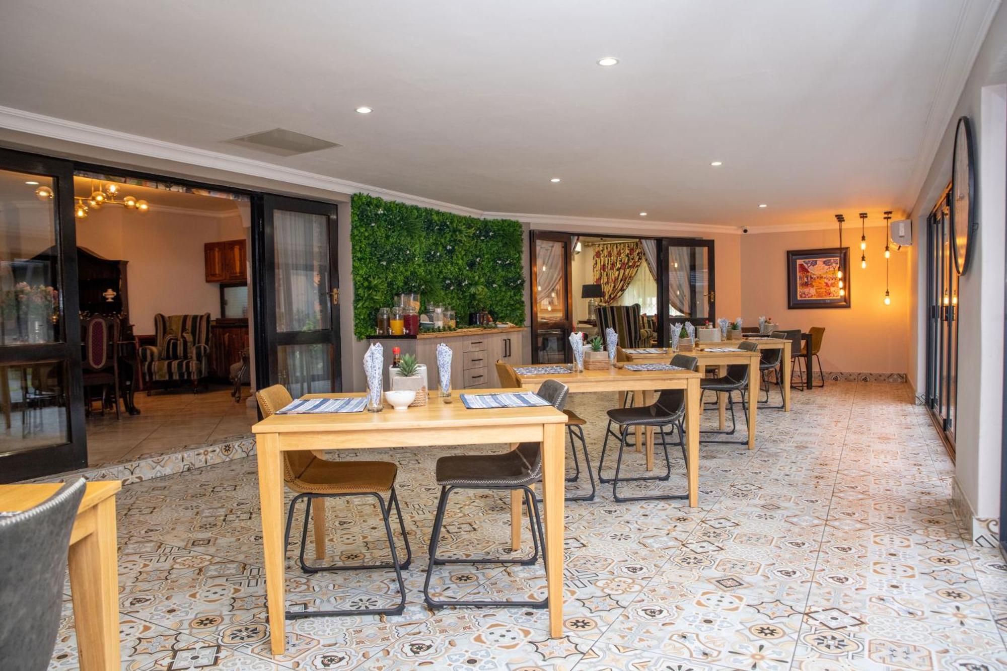 Iso'Bella Vita Guesthouse Пхалаборва Экстерьер фото