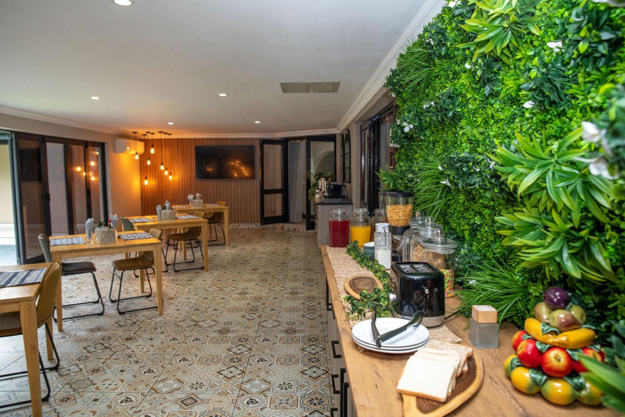 Iso'Bella Vita Guesthouse Пхалаборва Экстерьер фото