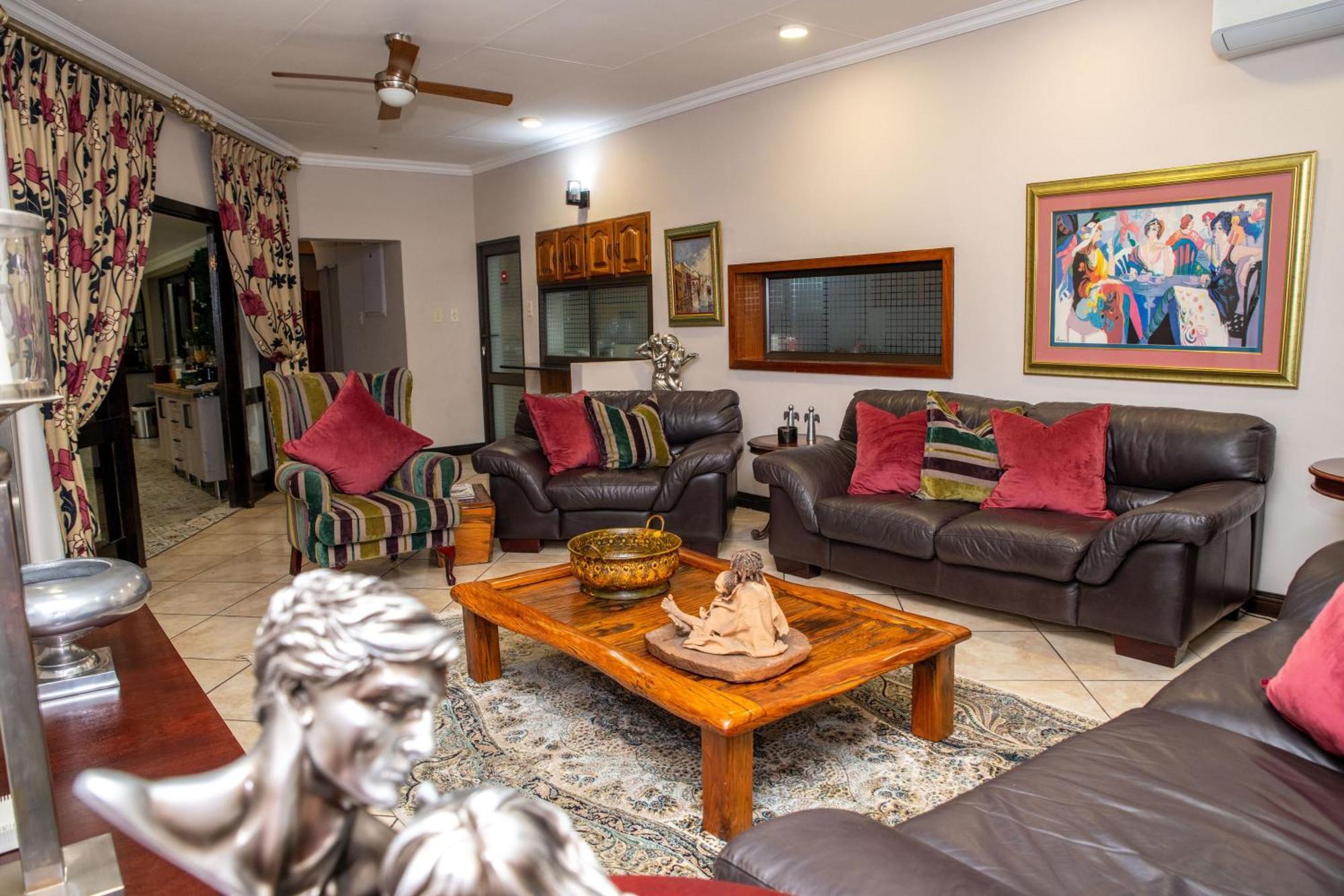 Iso'Bella Vita Guesthouse Пхалаборва Экстерьер фото