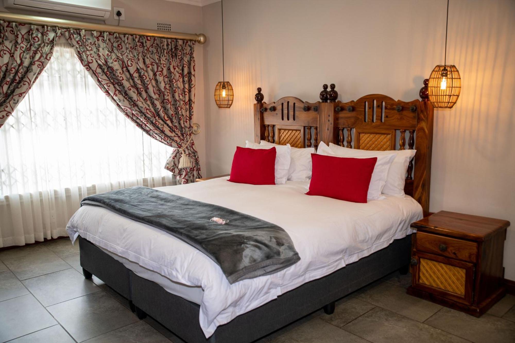 Iso'Bella Vita Guesthouse Пхалаборва Экстерьер фото