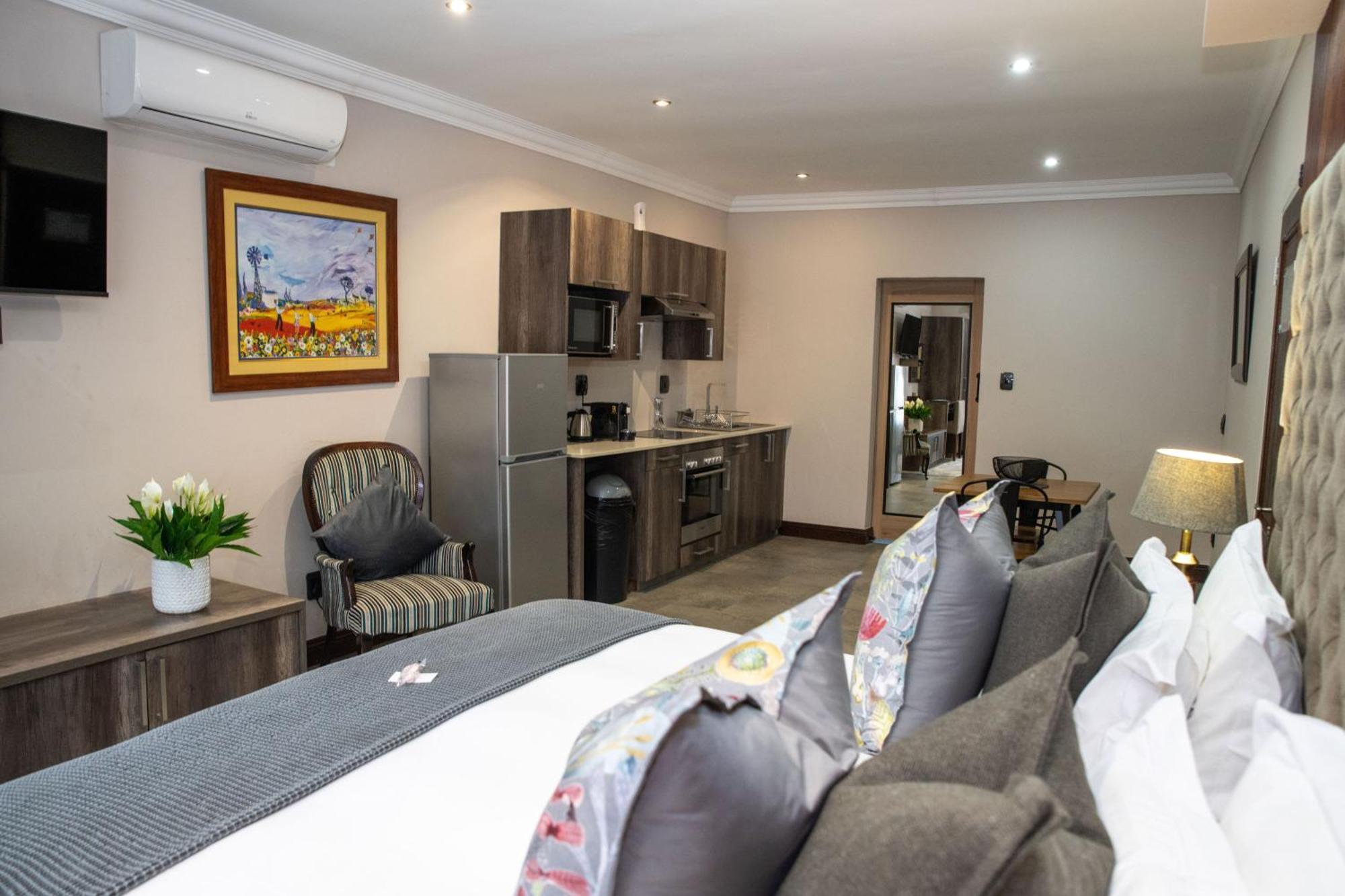 Iso'Bella Vita Guesthouse Пхалаборва Экстерьер фото