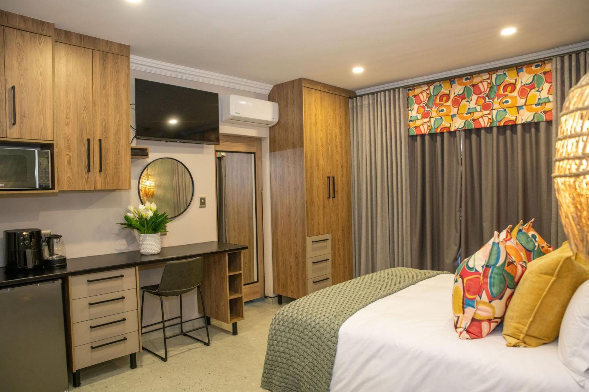 Iso'Bella Vita Guesthouse Пхалаборва Экстерьер фото