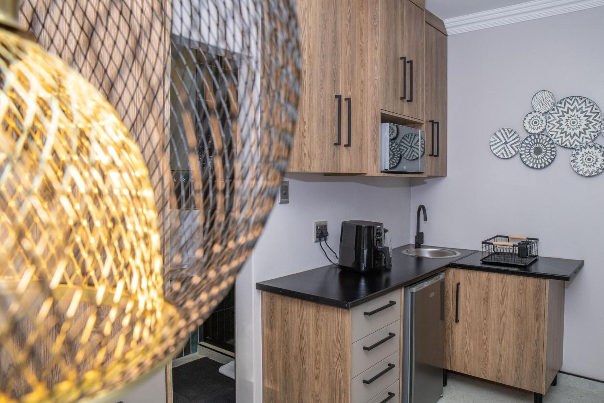 Iso'Bella Vita Guesthouse Пхалаборва Экстерьер фото